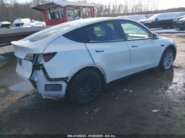 2020 TESLA MODEL Y 5YJYGDEE3LF044932 Photo 3