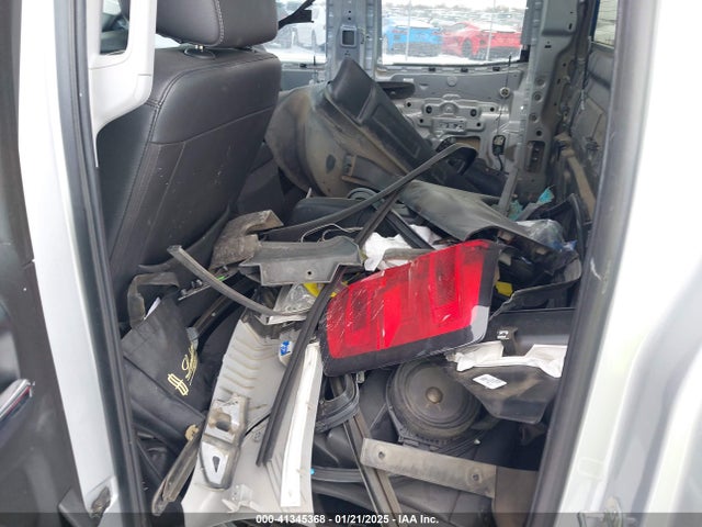 1GCVKREH1JZ117912 Chevrolet Silverado 1500 2lt