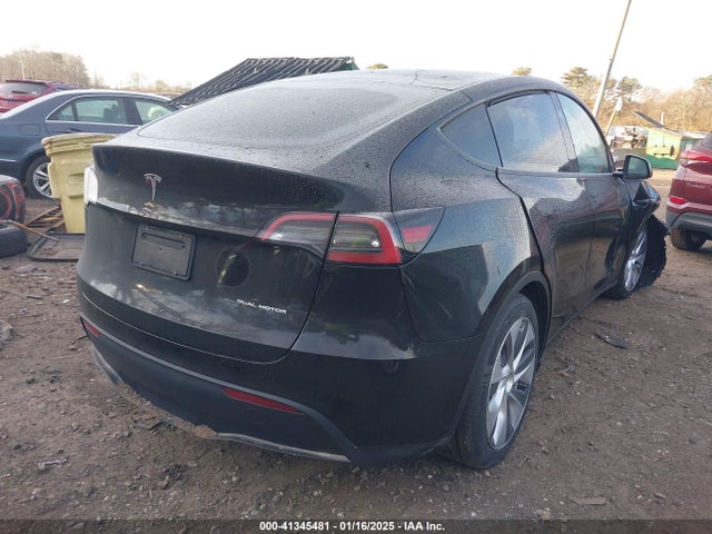 2023 TESLA MODEL Y 7SAYGAEE0PF927331 Photo 3