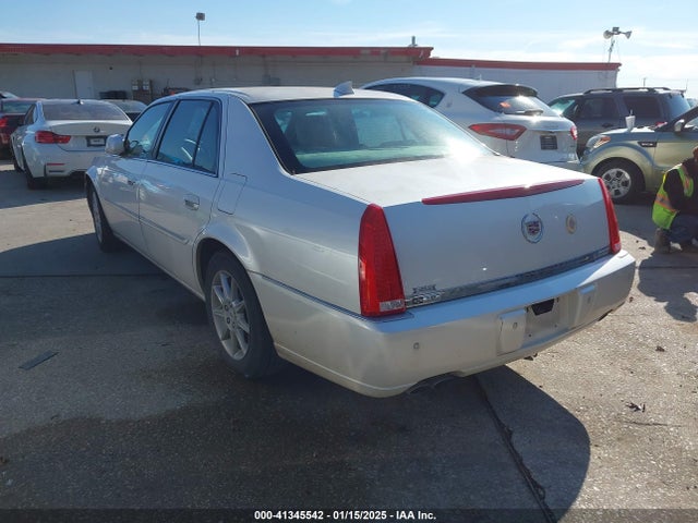 2010 CADILLAC DTS 1G6KD5EY8AU119629 Photo 2