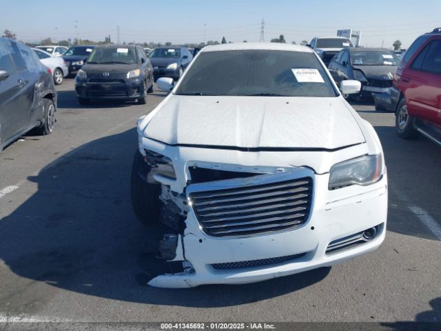2C3CCABG0EH235784 Chrysler 300