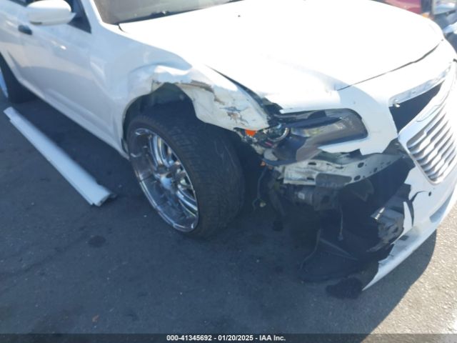 2C3CCABG0EH235784 Chrysler 300