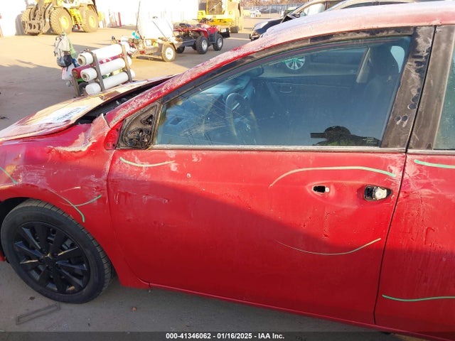 2T1BURHE0JC068288 Toyota COROLLA LE