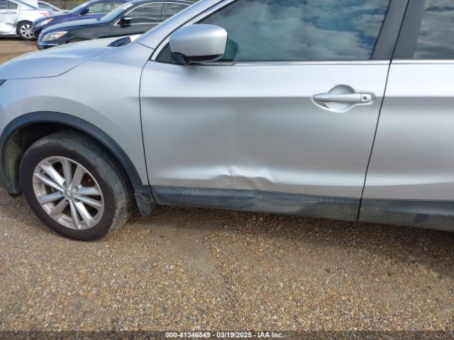 JN1BJ1CP2JW163044 Nissan Rogue Sport S