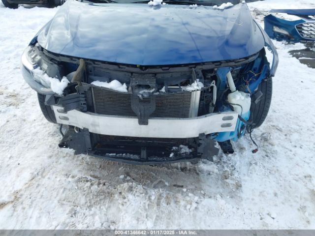 1G1ZD5STXKF168561 Chevrolet MALIBU LT