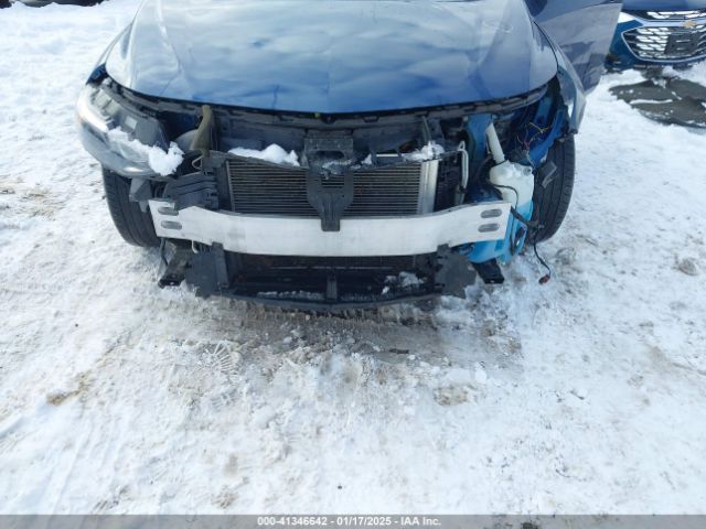 1G1ZD5STXKF168561 Chevrolet MALIBU LT