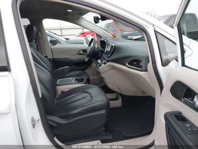 2C4RC1BG1MR552696 Chrysler Pacifica Touring L