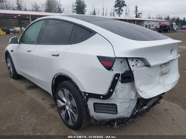 2023 TESLA MODEL Y 7SAYGDEEXPF887423 Photo 2