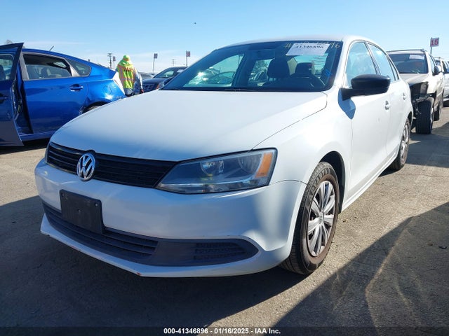 3VW2K7AJ5EM432118 Volkswagen Jetta 2.0l S