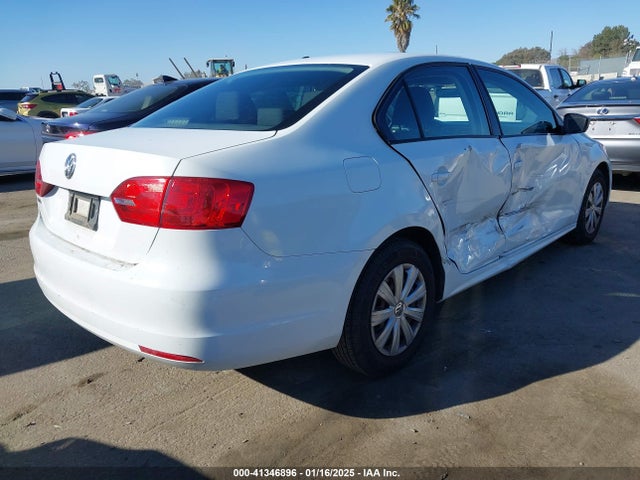 3VW2K7AJ5EM432118 Volkswagen Jetta 2.0l S