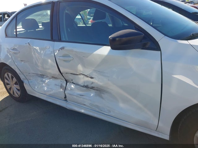 3VW2K7AJ5EM432118 Volkswagen Jetta 2.0l S