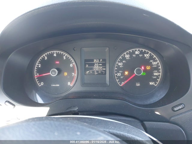 3VW2K7AJ5EM432118 Volkswagen Jetta 2.0l S