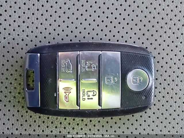 KNDMC5C18H6252954 KIA SEDONA EX
