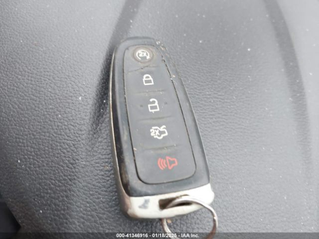 1FMCU9HD5KUC07584 Ford ESCAPE SEL
