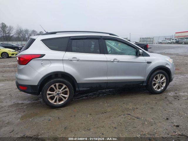 1FMCU9HD5KUC07584 Ford ESCAPE SEL