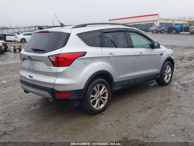 1FMCU9HD5KUC07584 Ford ESCAPE SEL