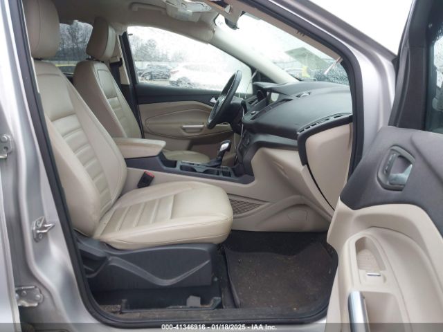 1FMCU9HD5KUC07584 Ford ESCAPE SEL