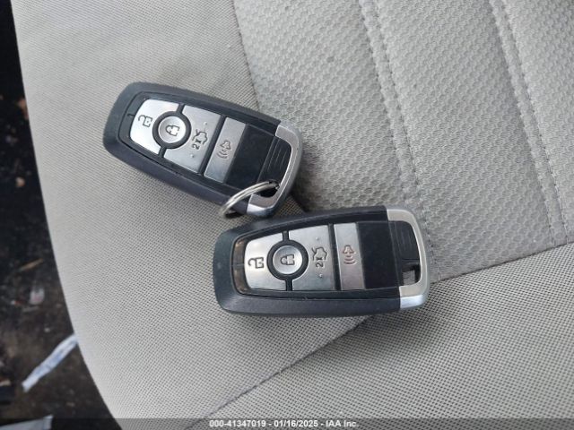 3FA6P0UUXHR390190 Ford Fusion Hybrid S