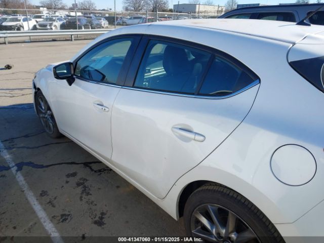 3MZBN1L31JM185077 Mazda Mazda3 Touring