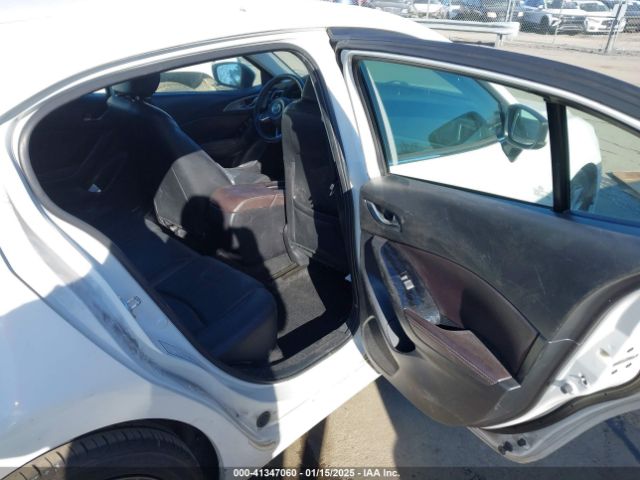 3MZBN1L31JM185077 Mazda Mazda3 Touring