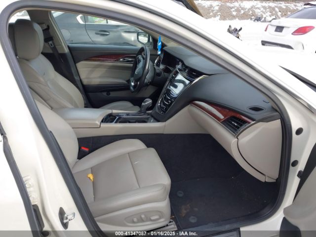 1G6AX5S34E0142933 Cadillac CTS LUXURY