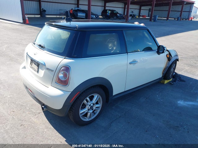 2012 MINI COOPER WMWSU3C58CT255386 Photo 3