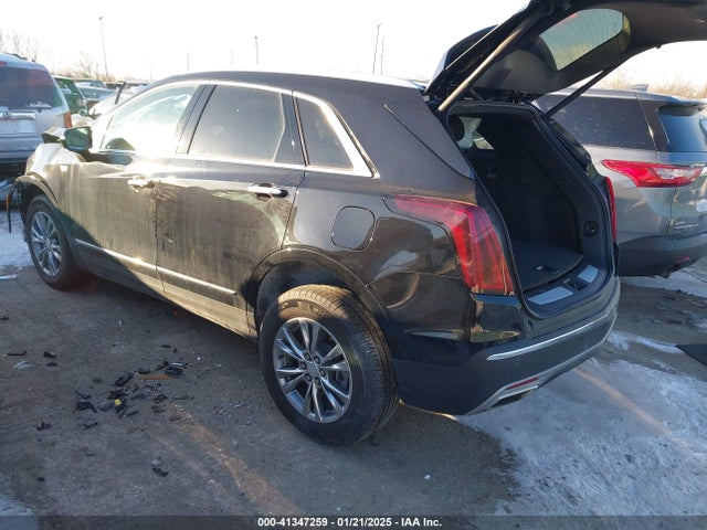 2021 CADILLAC XT5 1GYKNDRS2MZ152878 Photo 2