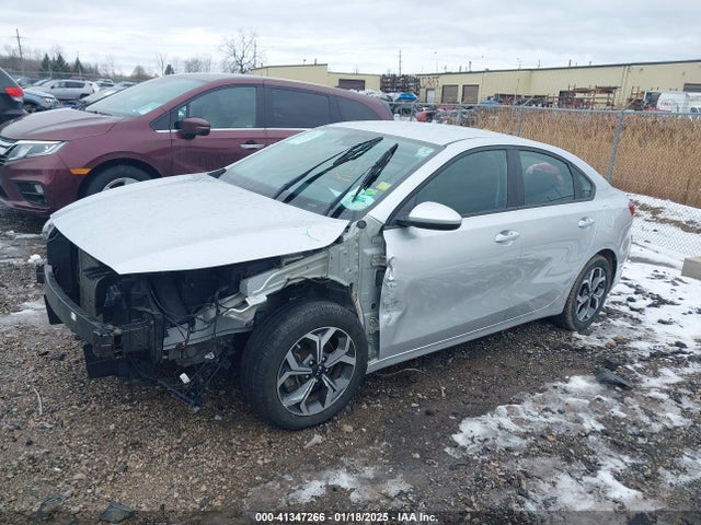 KIA Forte Lxs 2020 3KPF24AD2LE236402 Image 2