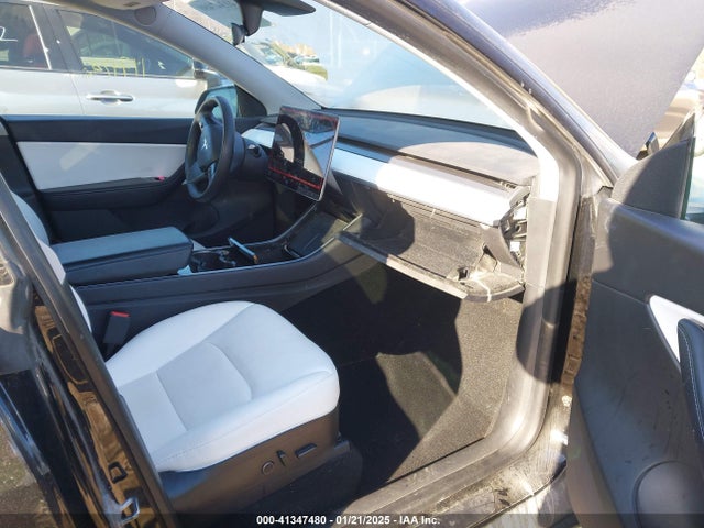 2021 TESLA MODEL Y 5YJYGDEE5MF075911 Photo 4