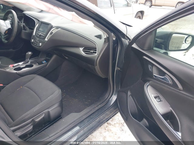1G1ZE5ST9HF114240 Chevrolet MALIBU 1LT