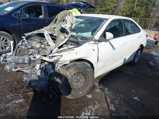 Toyota CAMRY LE 2016 4T4BF1FK3GR523698 Image 2
