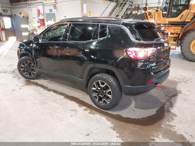 Jeep 2019 2019 3C4NJDDB2KT645731 Image 3
