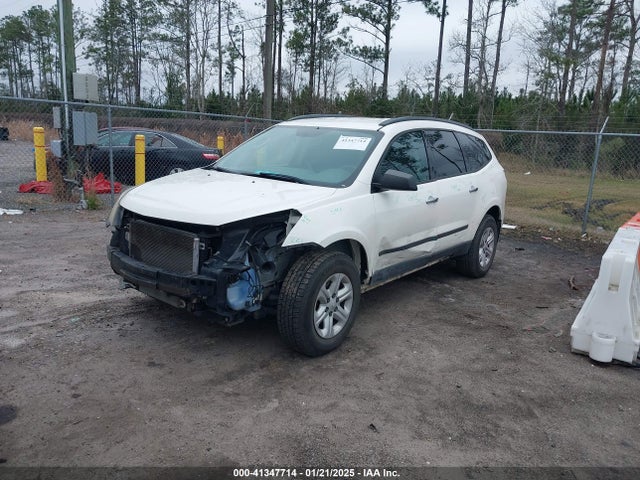 Chevrolet Traverse Ls 2015 1GNKRFED8FJ252506 Image 2