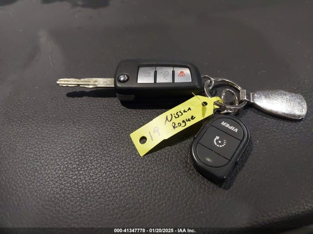 Nissan ROGUE S 2019 5N1AT2MV0KC834067 Image 11