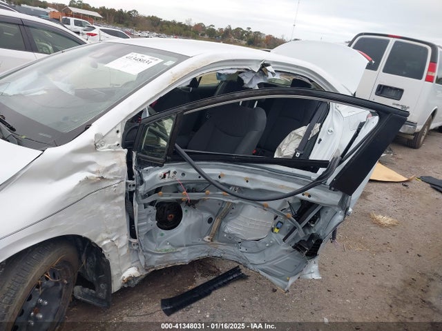 JTDEPMAE3N3015049 Toyota COROLLA LE