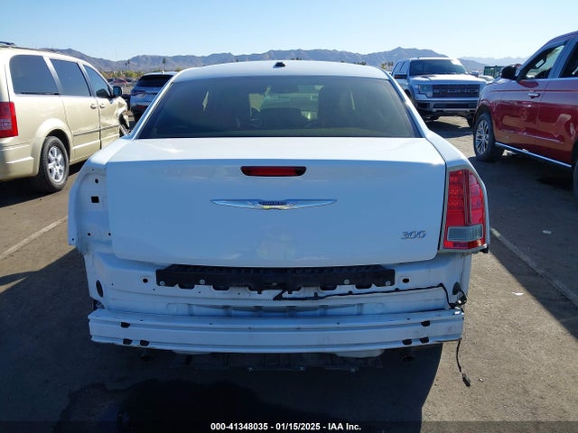 Chrysler 300 2014 2C3CCAAG2EH200018 Image 17