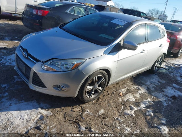 Ford Focus 2014 1FADP3K25EL459503 Image 2