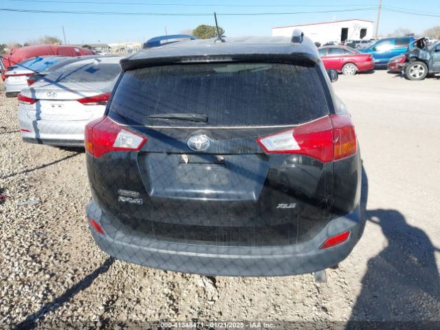2T3WFREV8FW220119 Toyota Rav4 Xle