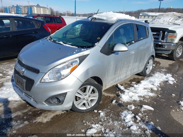 Chevrolet Spark 1lt Cvt 2015 KL8CD6S96FC747473 Image 2