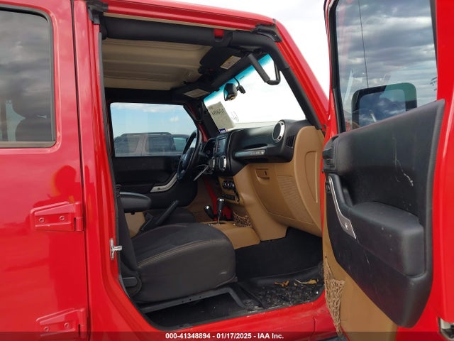 1C4BJWEG8EL246797 Jeep Wrangler Unlimited Sahara