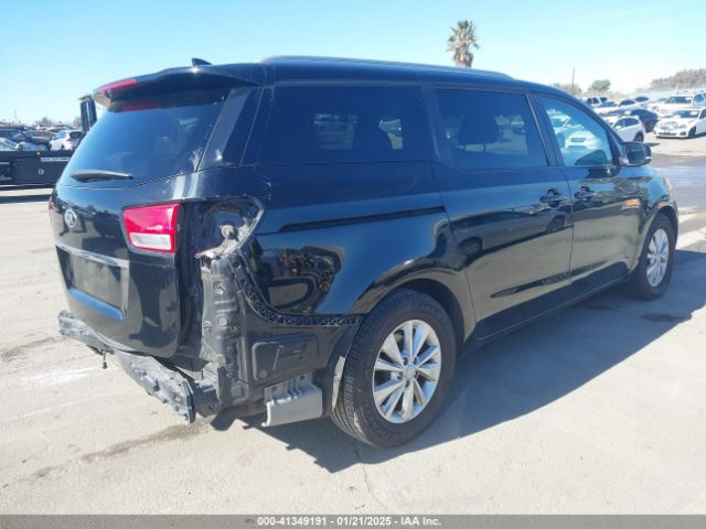 KIA SEDONA LX 2018 KNDMB5C12J6404512 Image 4