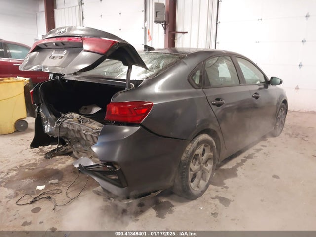 3KPF24AD7ME286150 KIA Forte Lxs