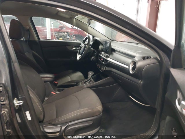 3KPF24AD7ME286150 KIA Forte Lxs