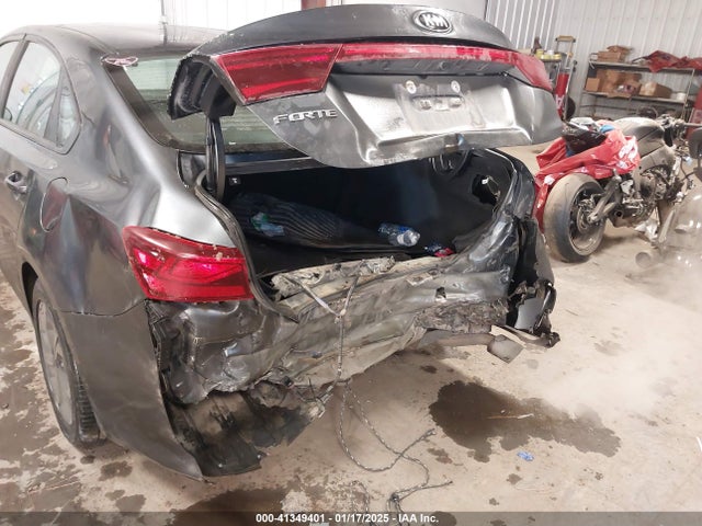 3KPF24AD7ME286150 KIA Forte Lxs