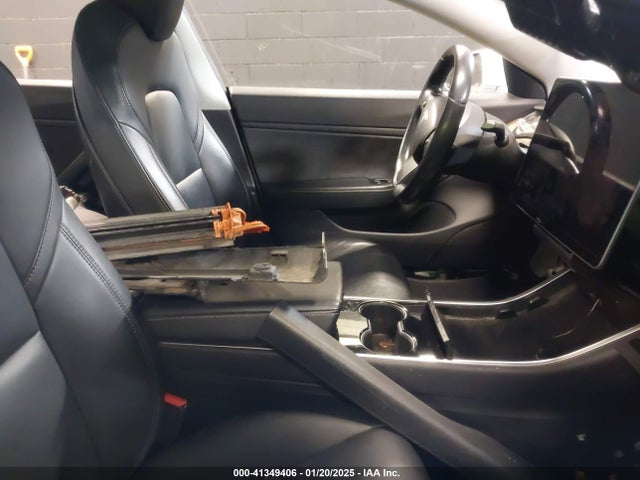 2018 TESLA MODEL 3 5YJ3E1EA0JF025358 Photo 4
