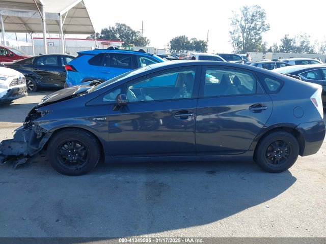 JTDKN3DU6F1971290 Toyota Prius Two
