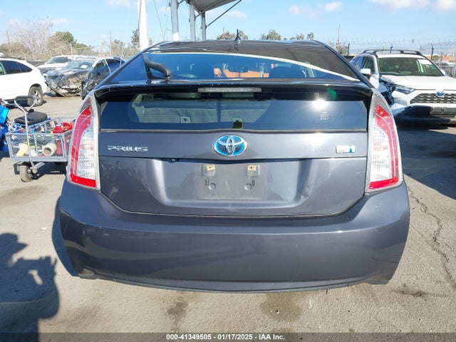 JTDKN3DU6F1971290 Toyota Prius Two