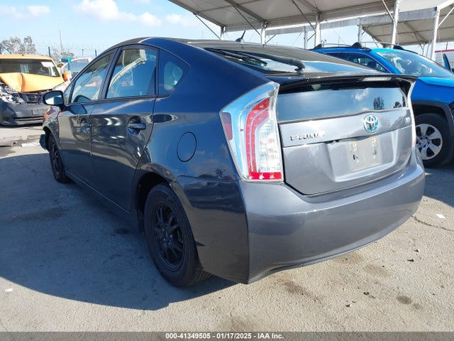 JTDKN3DU6F1971290 Toyota Prius Two