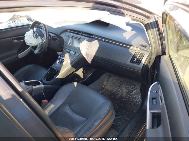 JTDKN3DU6F1971290 Toyota Prius Two