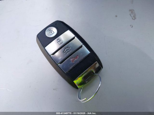 5XXGT4L3XKG353916 KIA Optima S